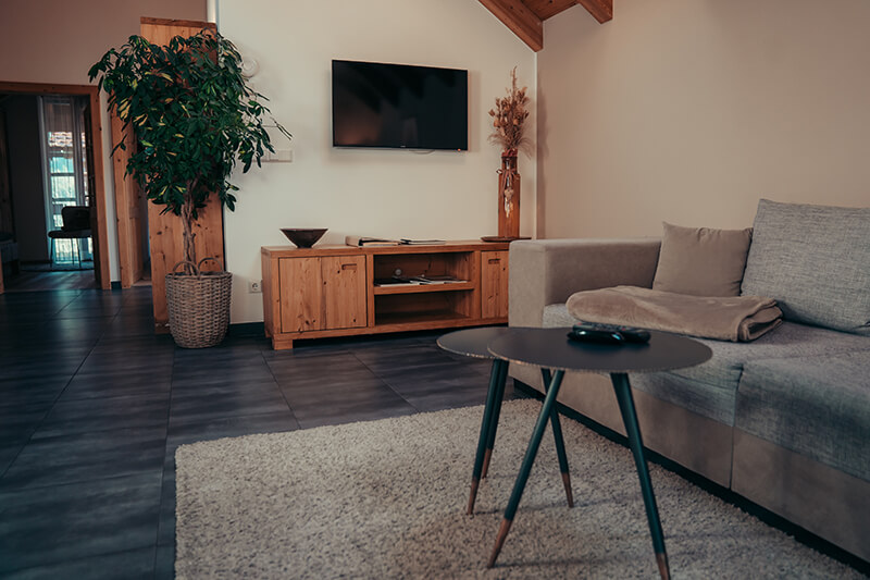 Sofa – Sonnen Lodge